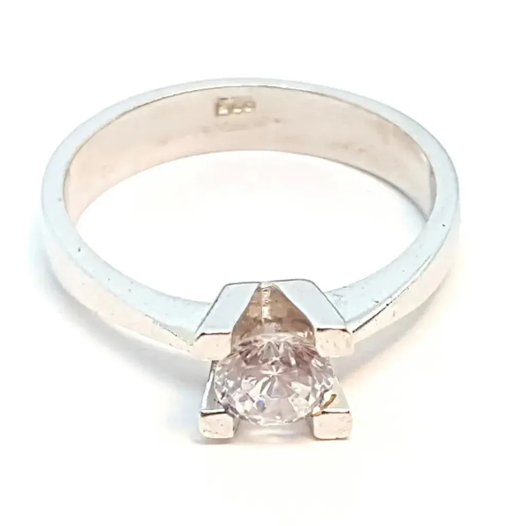 925 silver ring and zircons. Circa 1980. 8 1/2 used. Ancient jewelry.
