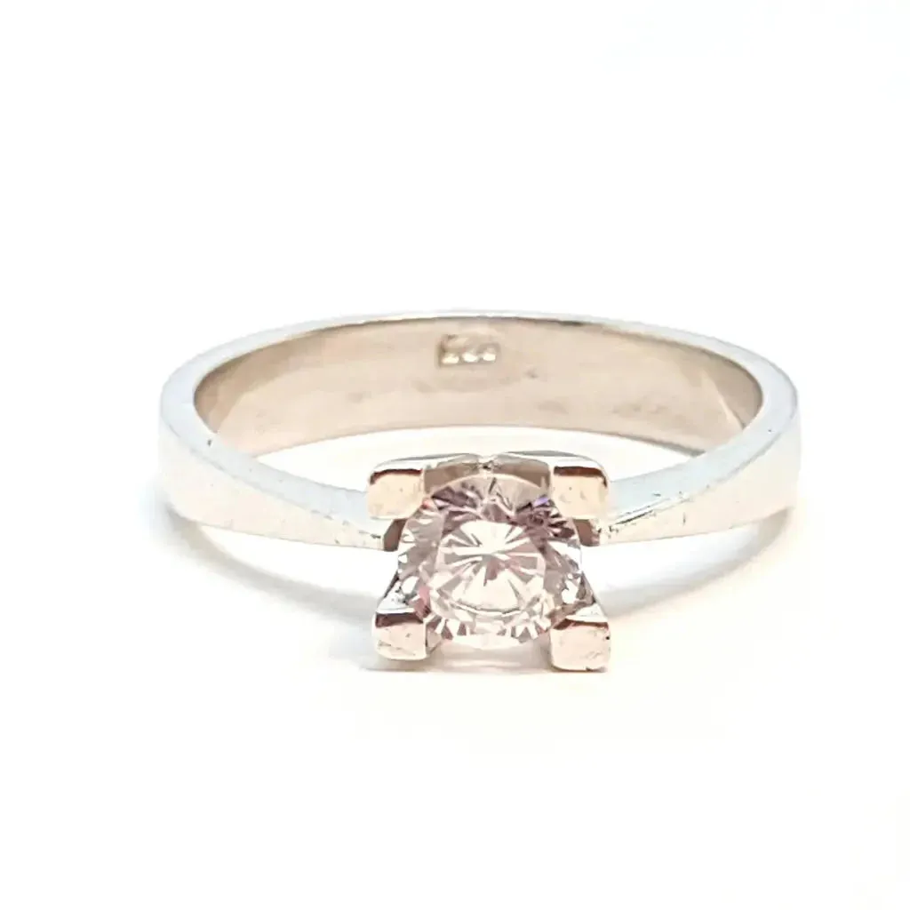 925 silver ring and zircons. Circa 1980. 8 1/2 used. Ancient jewelry.