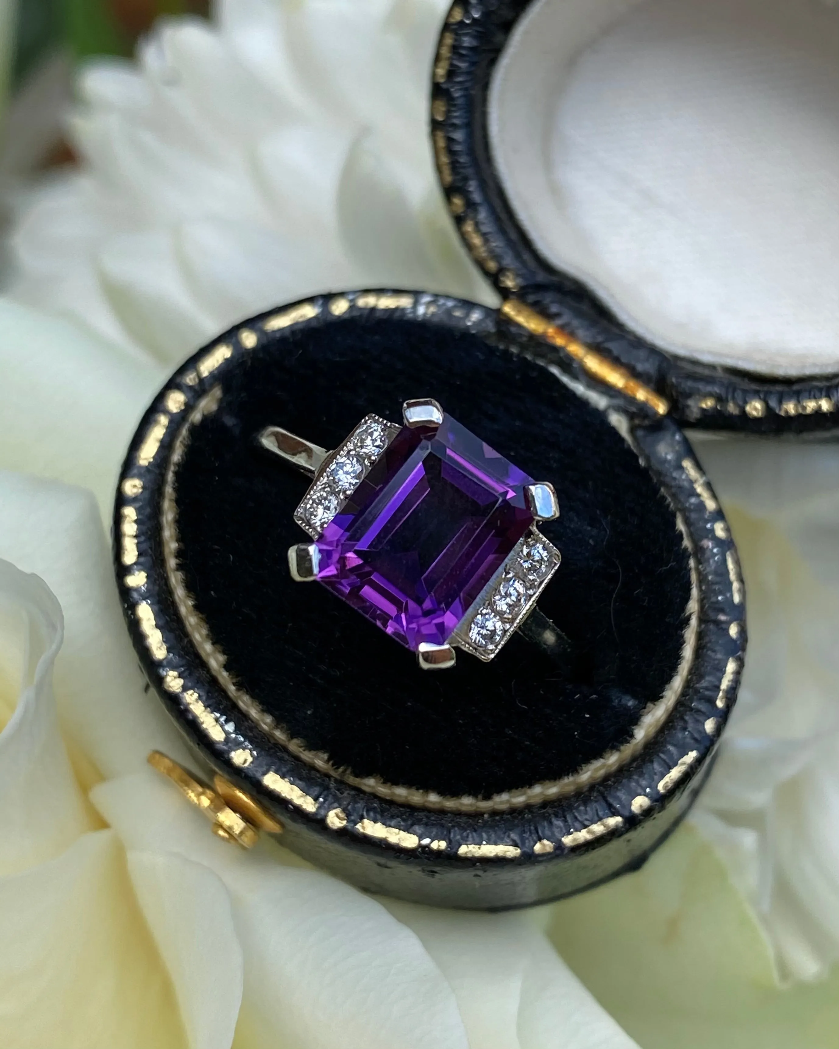 Art Deco Amethyst and Diamond Platinum Ring 0.12ct   2.30ct