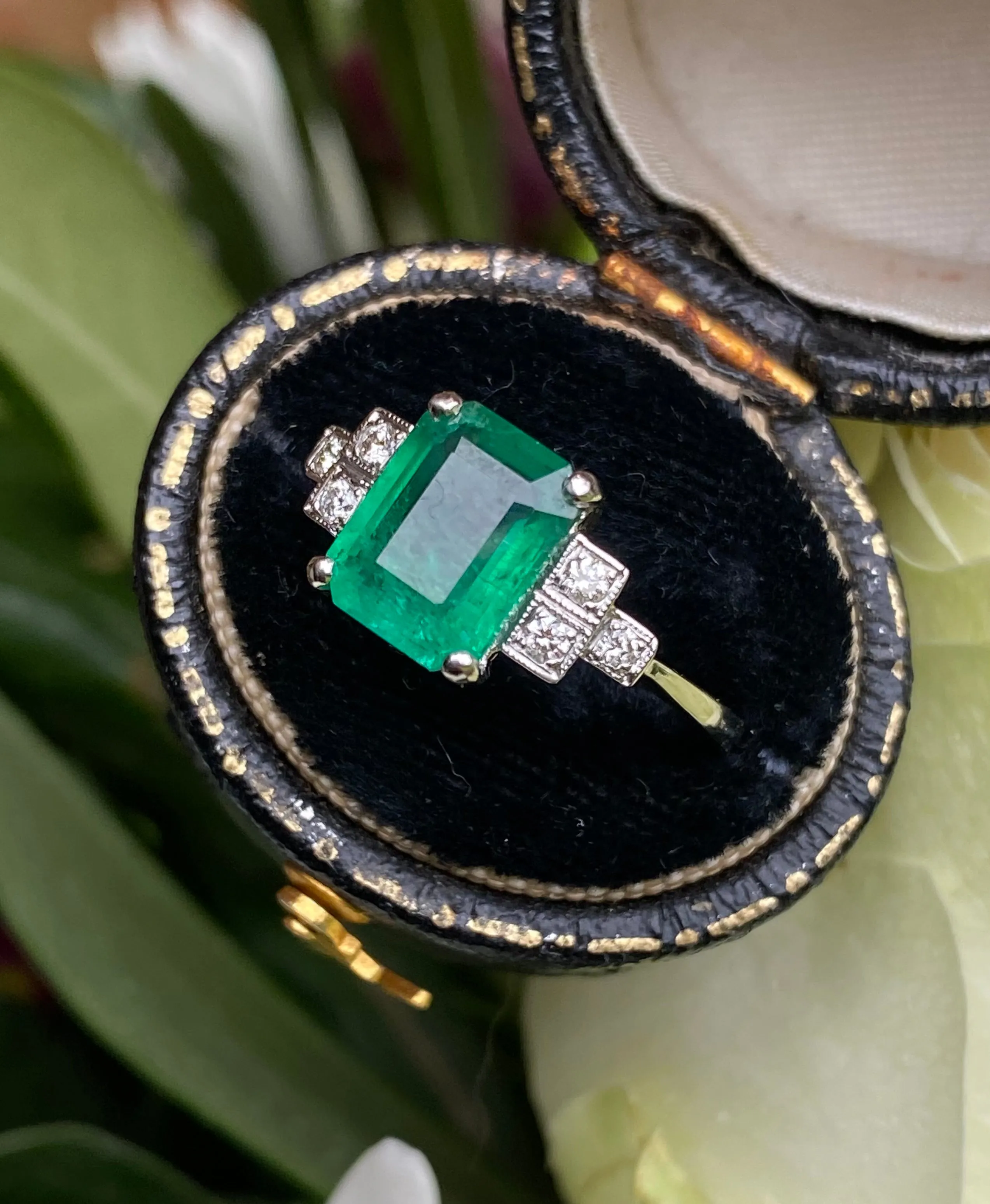 Art Deco Emerald and Diamond Platinum Ring 0.15ct   2.25ct
