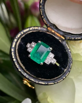 Art Deco Emerald and Diamond Platinum Ring 0.15ct   2.25ct
