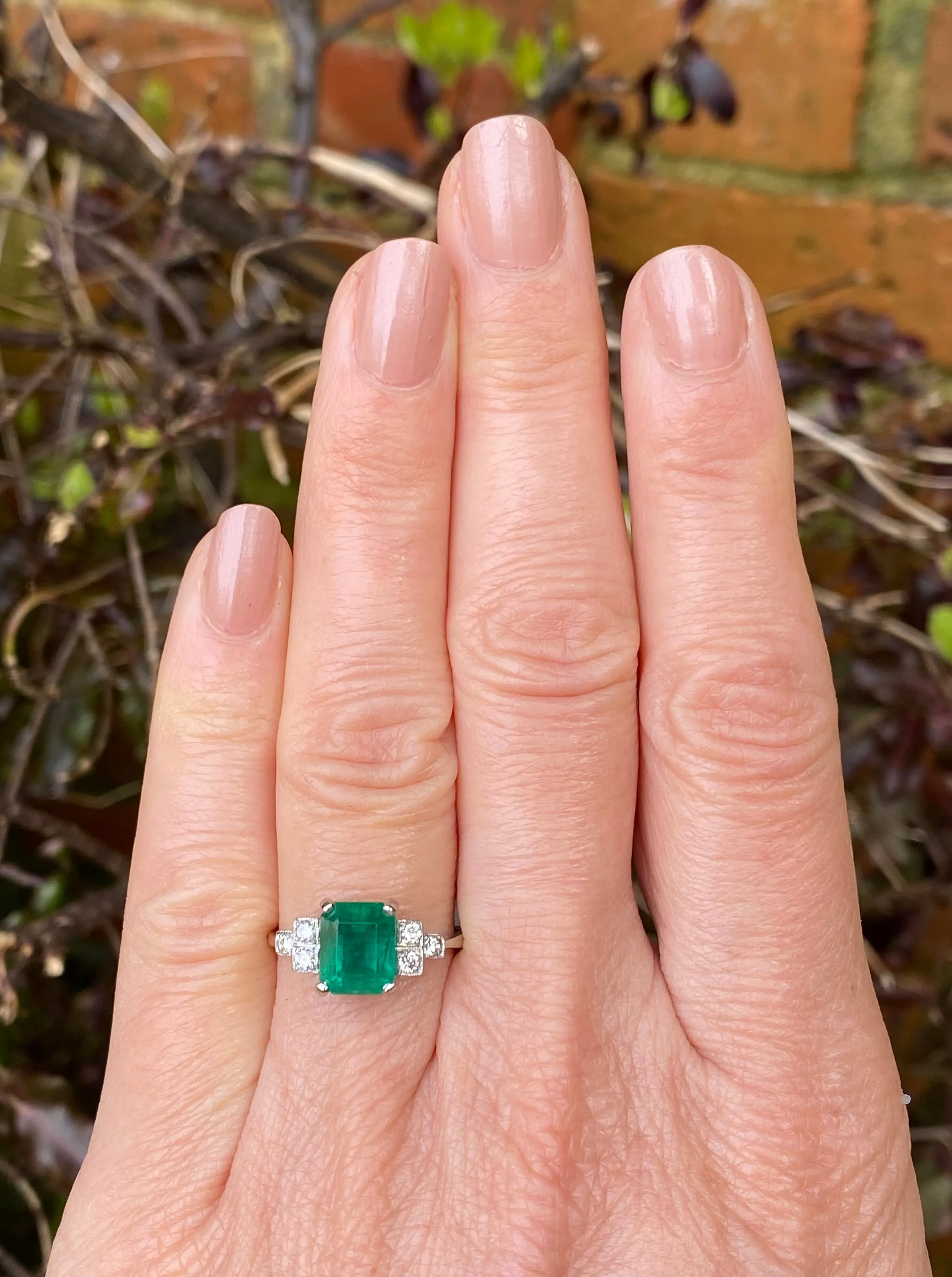 Art Deco Emerald and Diamond Platinum Ring 0.15ct   2.25ct