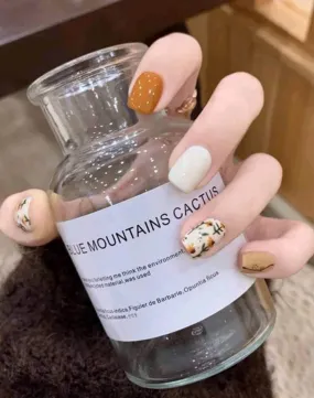 Beauty - Nails - short - brown floral