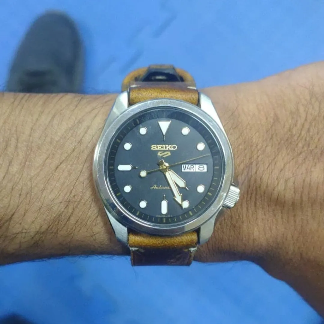 Handmade tobacco brown leather strap