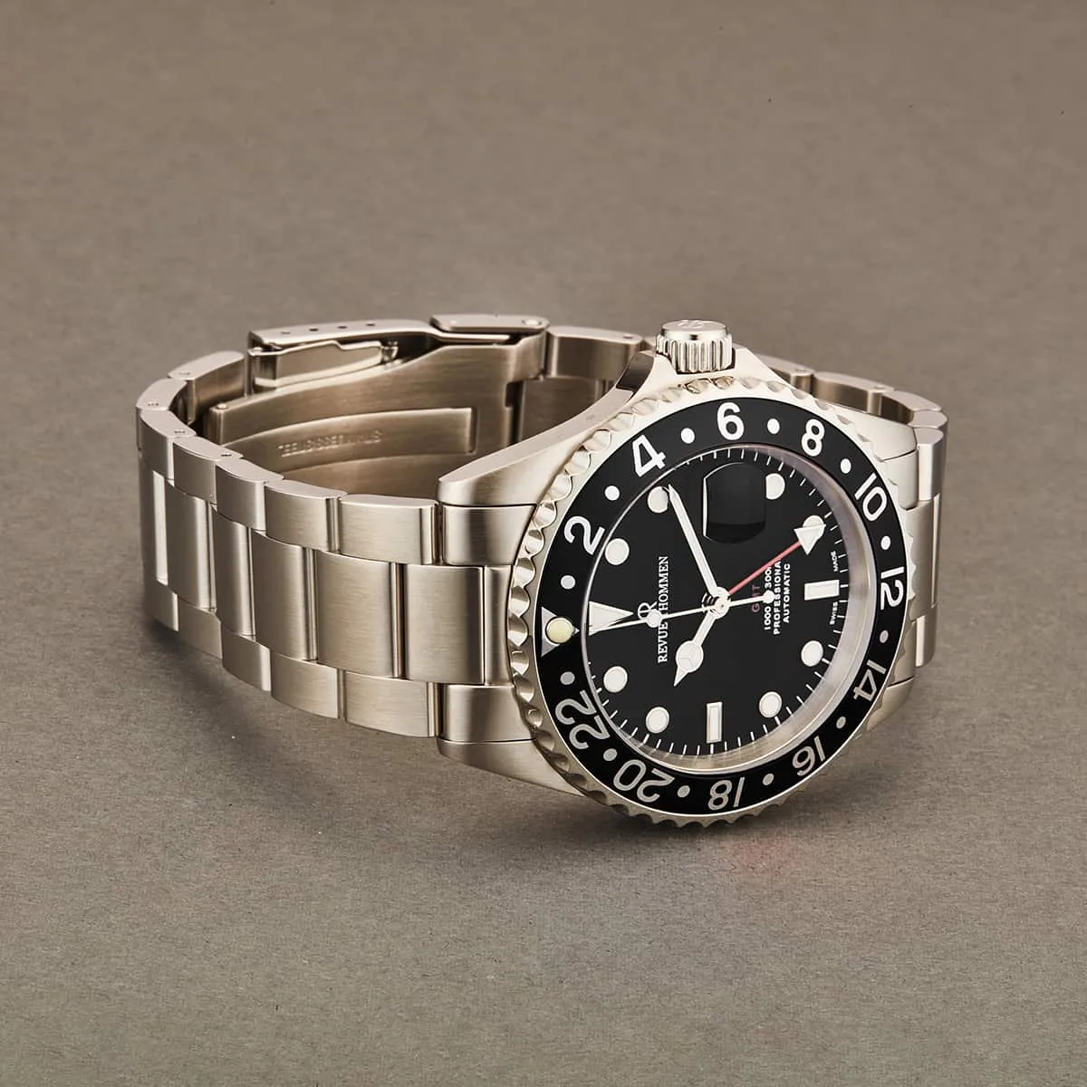 Revue Thommen Men's 17572.2137 'Diver' Black Dial Stainless Steel GMT Automatic Watch