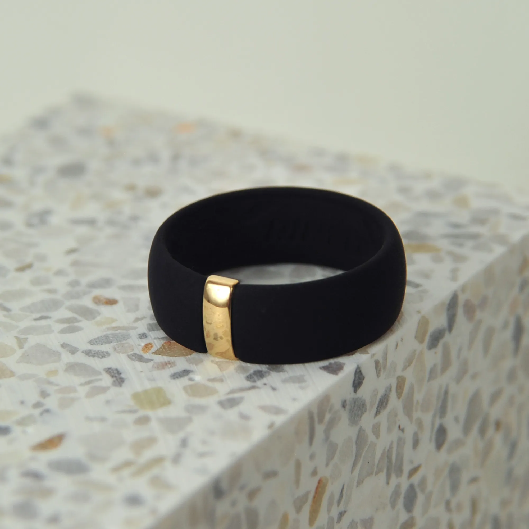 Silicone Wedding Ring Sets for Couple – MetalBar & Metal Heart Collection. (Black - Gold / Rose gold)