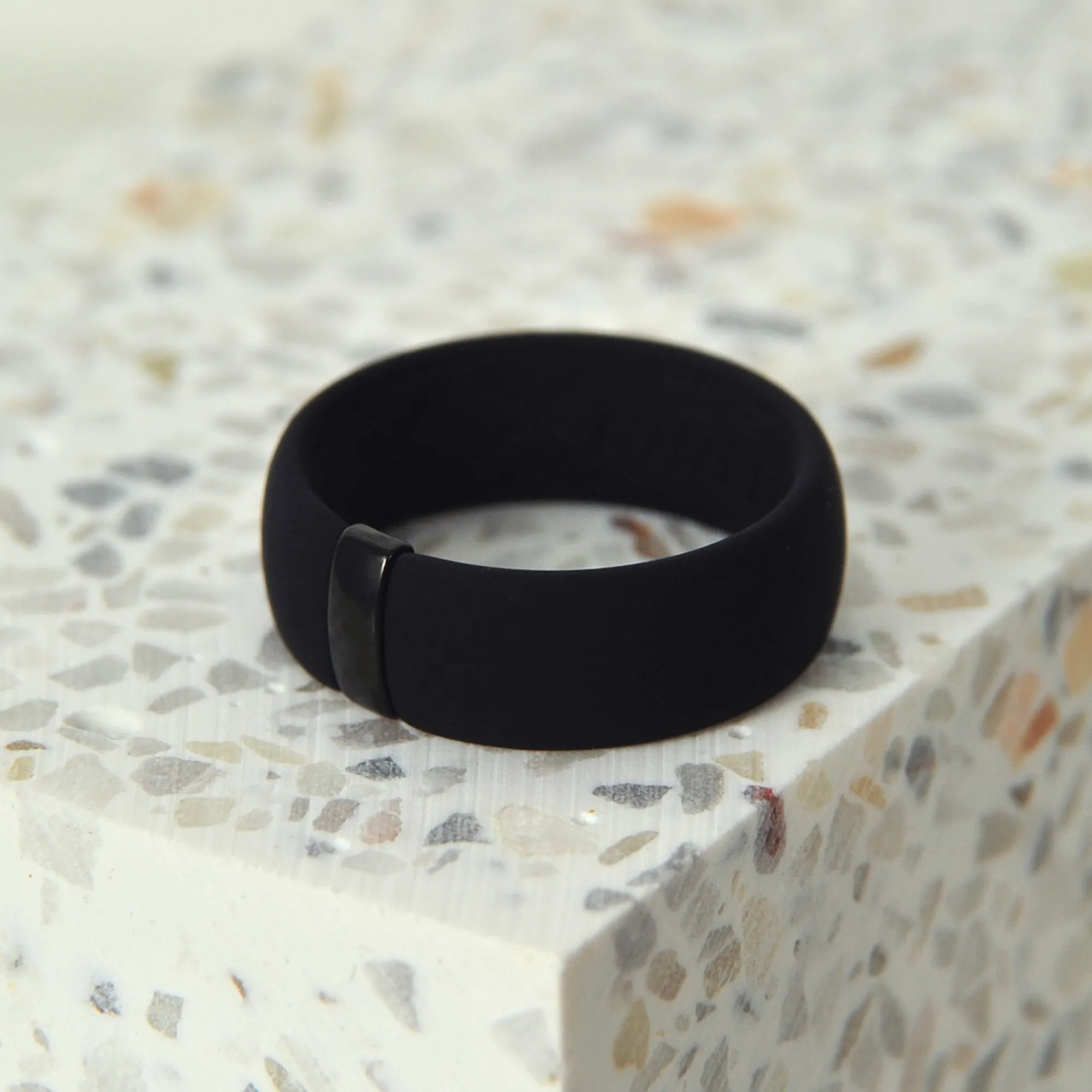 Silicone Wedding Ring Sets for Couple – MetalBar & Metal Heart Collection. (Black - Gunmetal Gray / Nude -Rose gold)