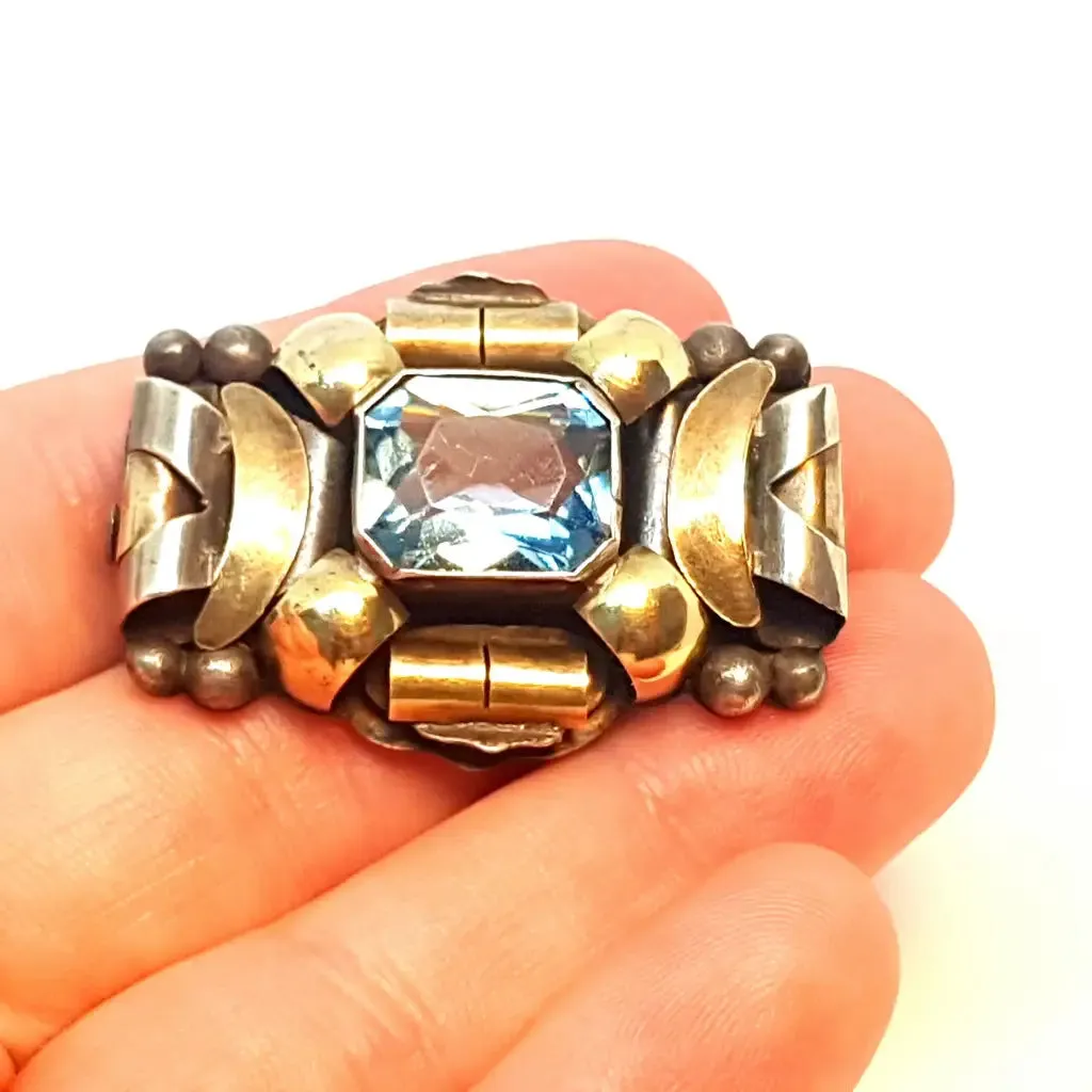 Women's art deco silver brooch, sterling silver, blue aquamarine, circa 1930.