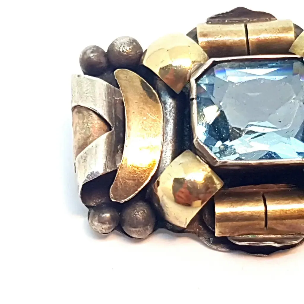 Women's art deco silver brooch, sterling silver, blue aquamarine, circa 1930.